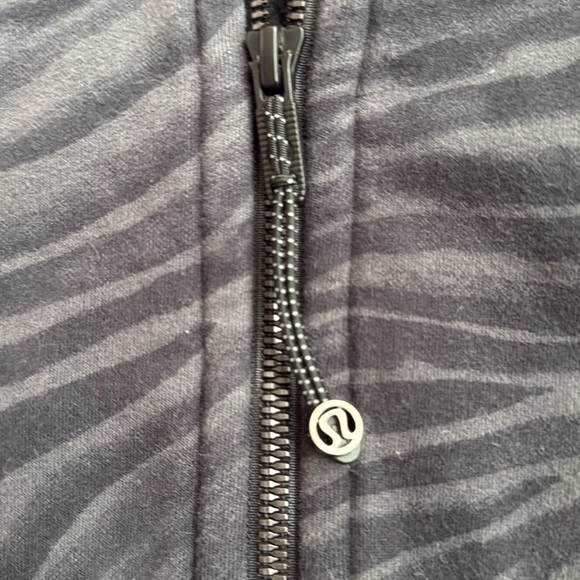 Scuba Hoodie zebra stripe Size 4 - Picture 2 of 3